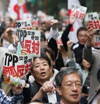 北海道350人がデモ.jpg
